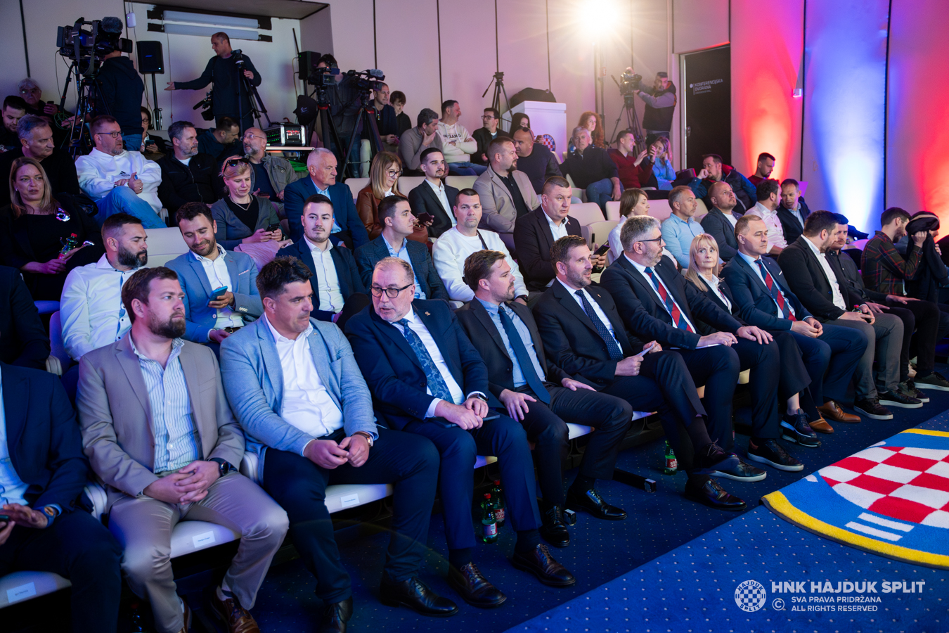 Na Poljudu prezentirana studija izvodljivosti "Nogomenti stadion i kamp u Splitu".